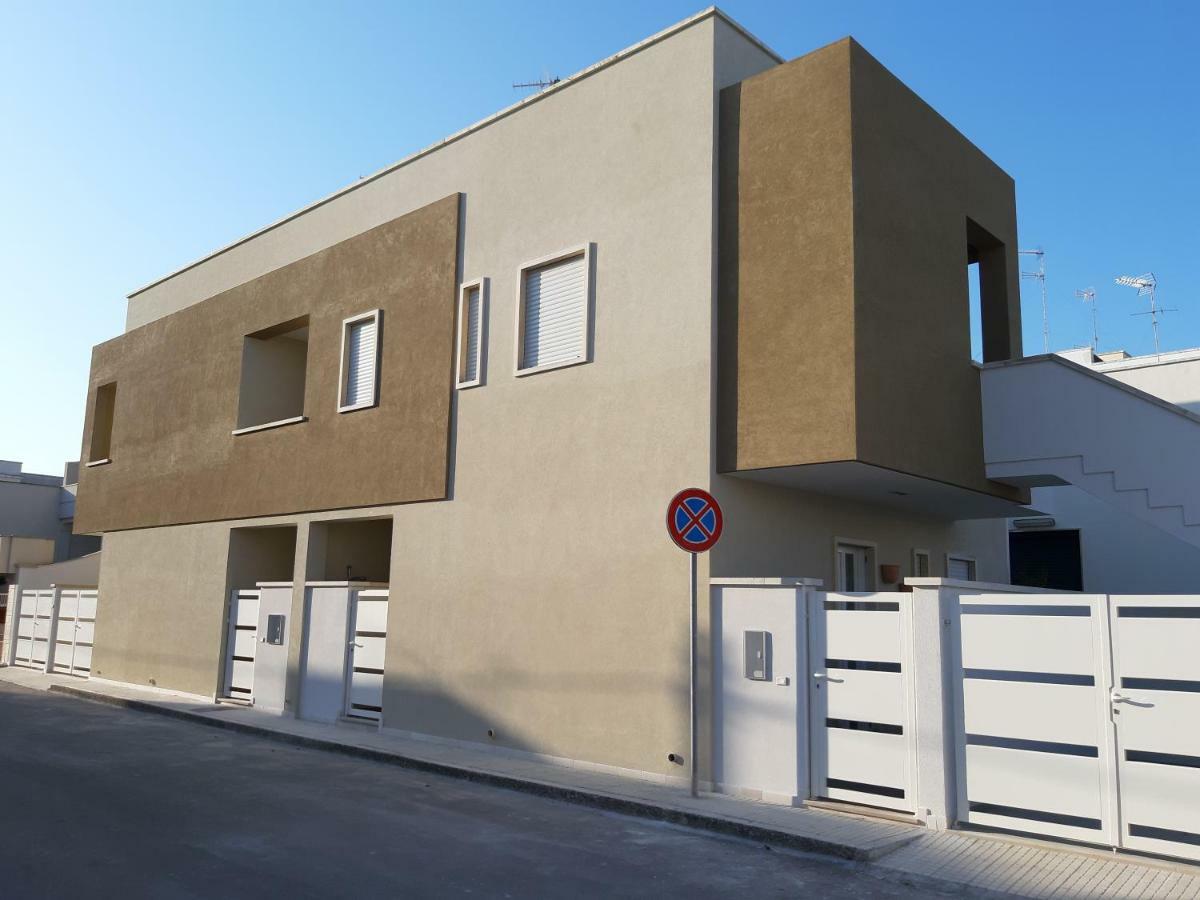 Appartamenti Le Vie Di Omero Torre dell'Orso Exterior foto